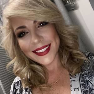 Meet your Posher, Mia